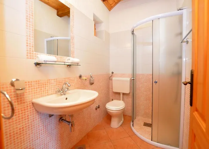 בית נופש House Mikleus *