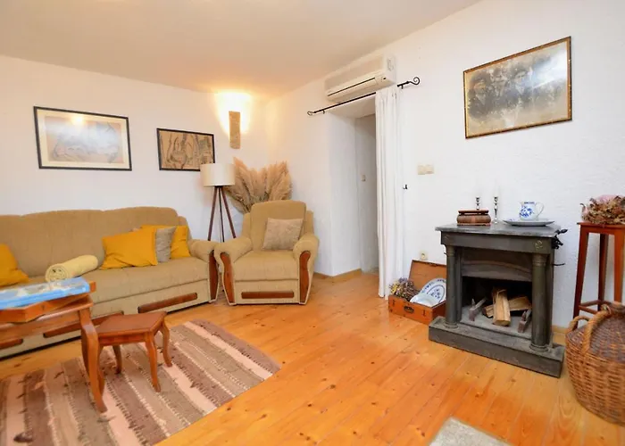 House Mikleus בית נופש לובראן