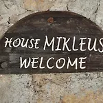House Mikleus Case de vacanță