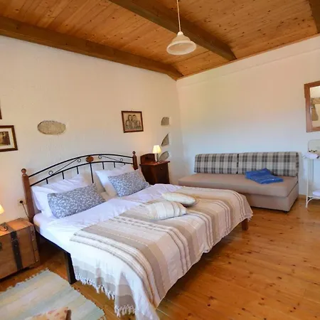 Nyaraló House Mikleus